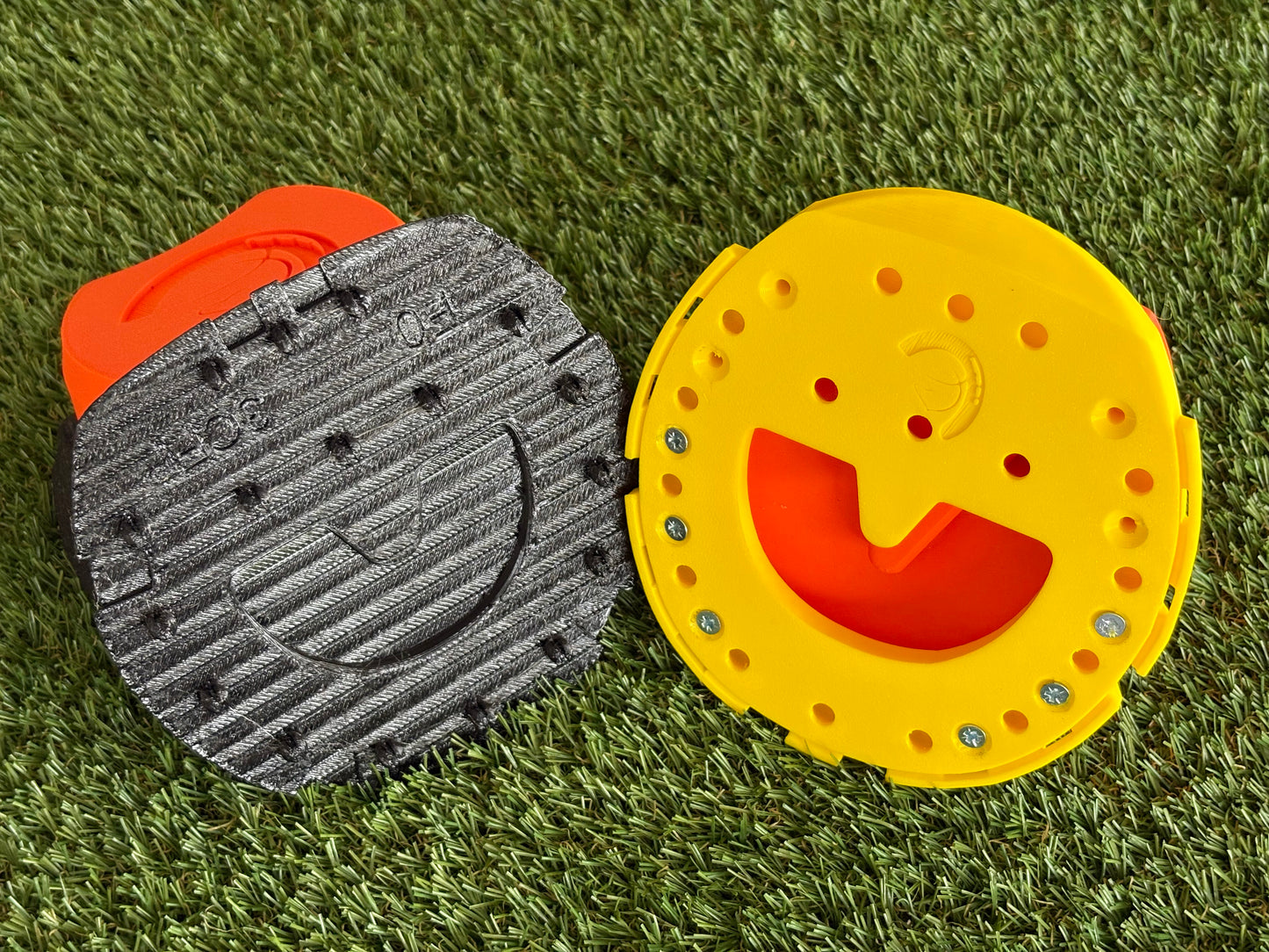 Click in Clog ( comes with 2 casting tape & 12 screws)